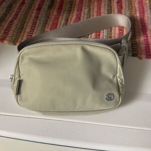 Lululemon Everywhere Belt Bag 1L